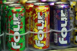 Latas del licor energético Four Loko en una tienda en Palo alto, California, el 18 de octubre. Joe Raedle / Getty Images