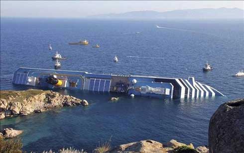 Difunden grabaciones( vídeos) del pánico que vivieron los pasajeros del Costa Concordia 35