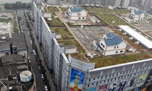 En China construyen casas hasta en los techos de los centros comerciales 75