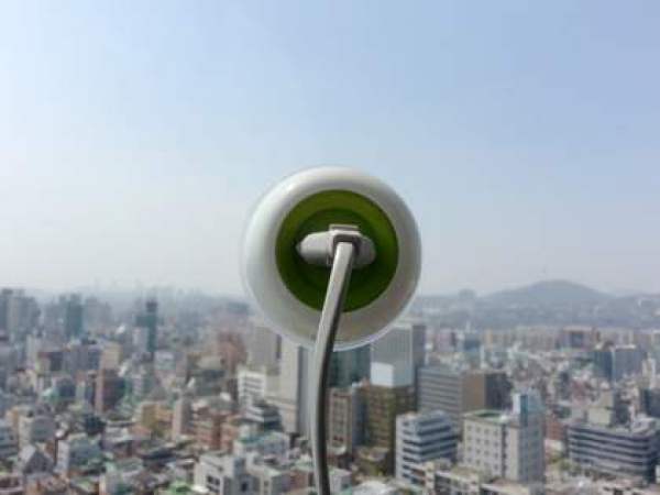 Enchufe de ventana solar para cargar dispositivos móviles