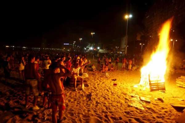 hoguera de la noche de san juan