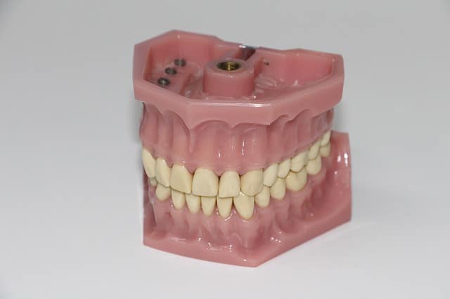 Cuidados de la dentadura postiza